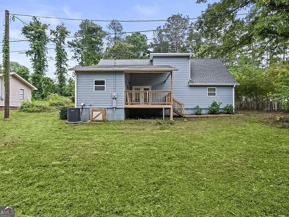 3 bed, 2.5 bath, 1940 sqft, $1,950 — Photo 3