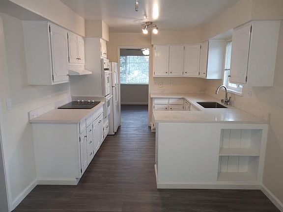 4th image of 12 Duane St APT 2