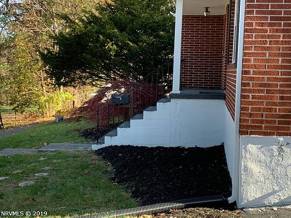 2nd image of 106 Pershing Ave