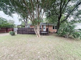 5124 Palmetto Ln, Fayetteville, NC 28304