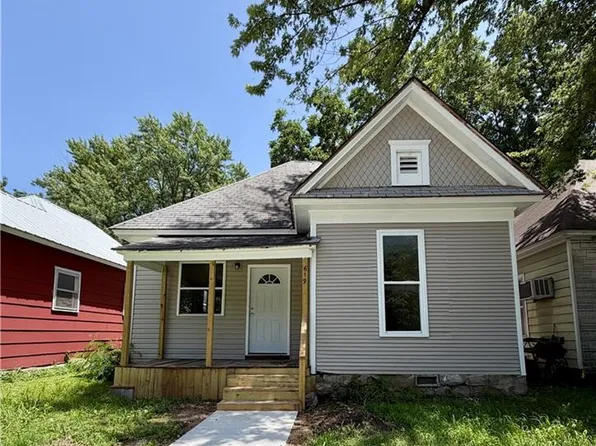 619 N 26th St, Parsons, KS 67357