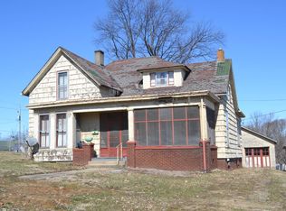 214 W Mill St, Grayville, IL 62844