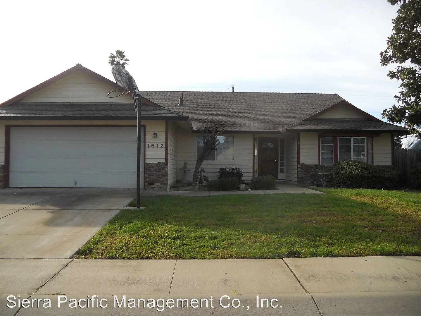 1612 Sequoia Dr photo 1