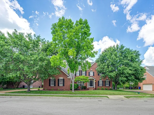 327 Applecross Dr, Franklin, TN 37064