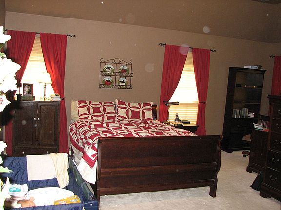 Master Bedroom w/office nook