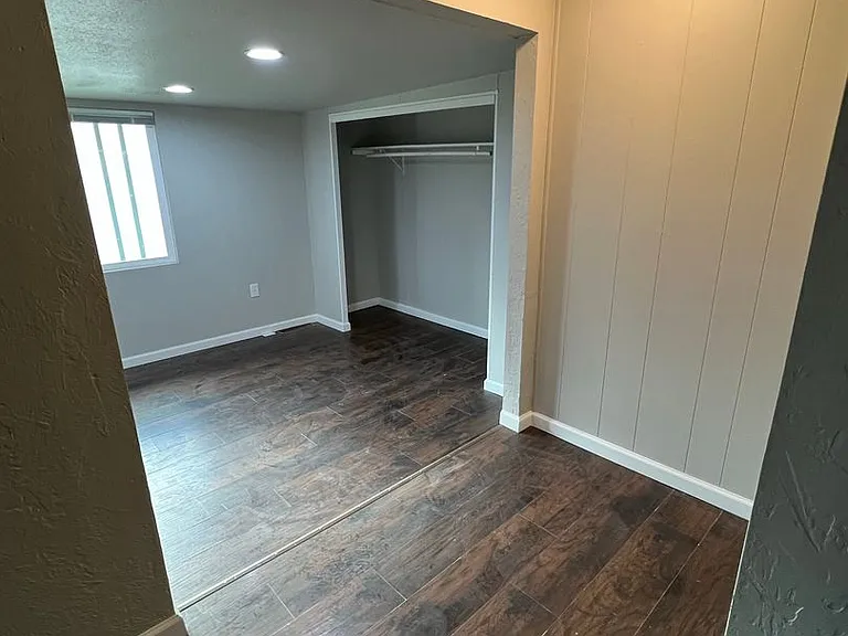 2038 Laburnum Ave #B — Photo 10