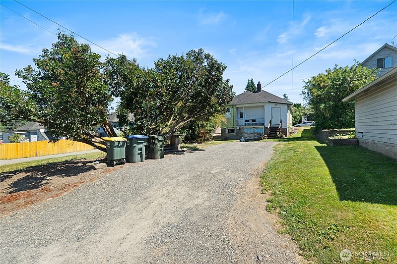 5th image of 1413 N Garden