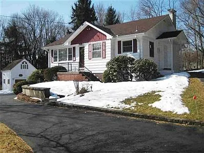 40 Montfort Rd photo 1