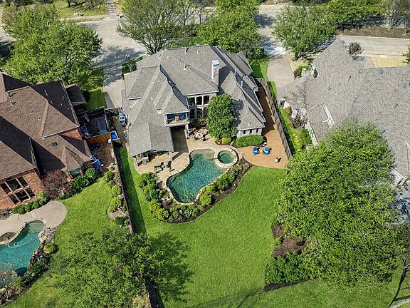 3rd image of 304 Haddington Ln