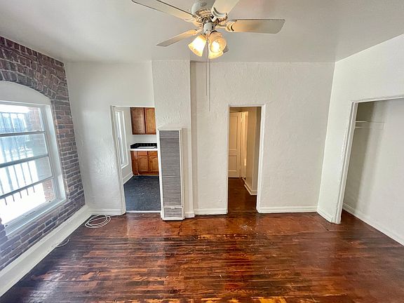 2nd image of 726 N Van Ness Ave APT 206