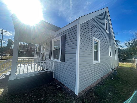 3rd image of 1430 Parker Ave