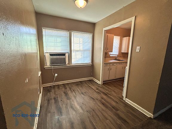 4th image of 904 E South St #1