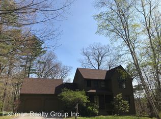 4 Hurley Ln, Falmouth, ME 04105
