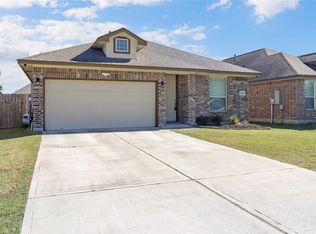 765 Rosewood Ln, Angleton, TX 77515