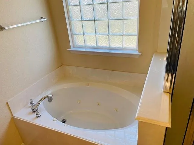 9506 Carsonmont Ln — Photo 17