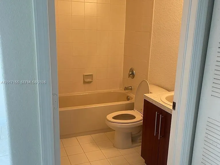 1021 SE 23rd Ave #1 — Photo 4