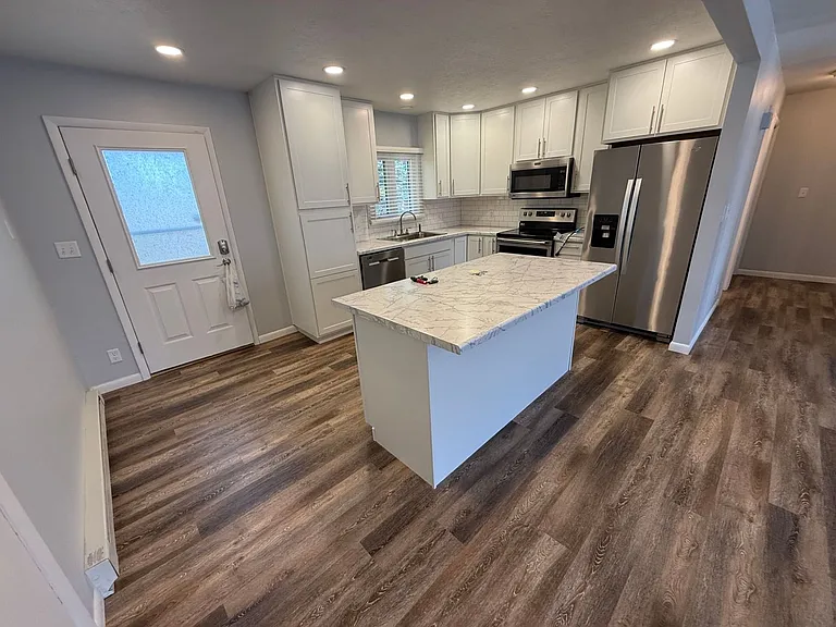 365 Bellvue Ave — Photo 5