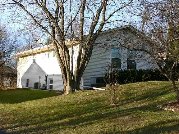 4th image of 2202 Candlewick Dr SE