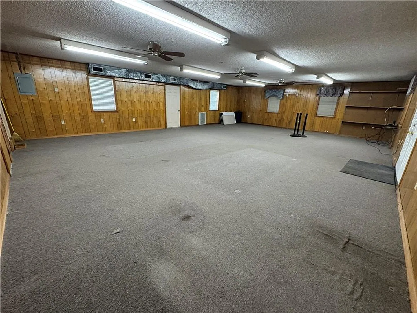 **Coming October 1st**Discover A Conveniently Located 3-Bedroom, 2-Bathroom House In Russellville... — Photo 4