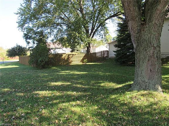 2nd image of 153 E Park Ave