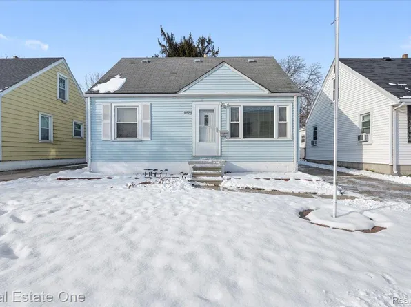 11078 Pine St, Taylor, MI 48180