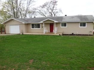 114 Church St, Calhoun, TN 37309