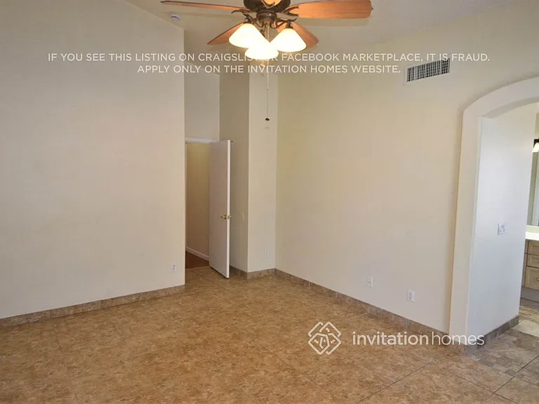 10886 W Loma Ln — Photo 10