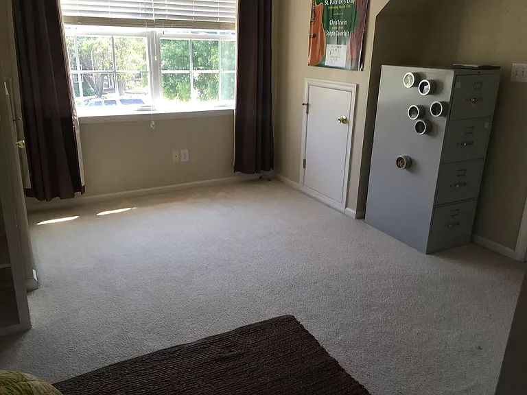 1040 Hawthorne Farm Ter — Photo 12