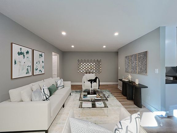 4th image of 530 W Aldine Ave APT 312