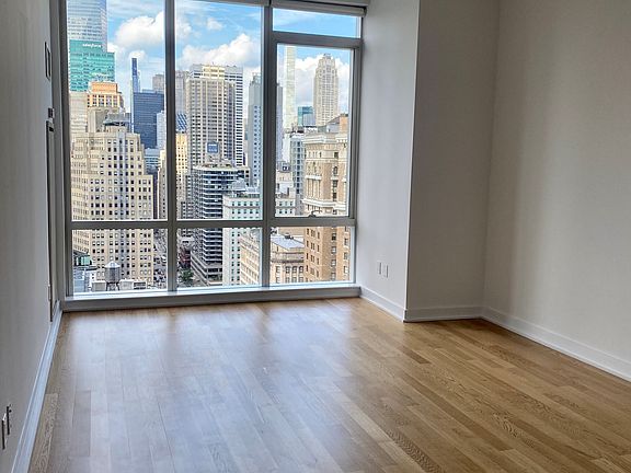 4th image of 885 6th Ave APT 27E