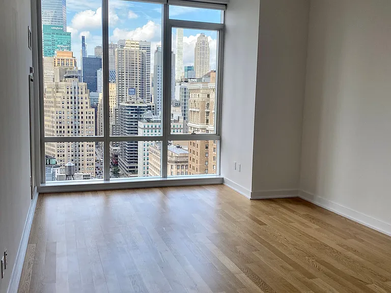 885 6th Ave #38E — Photo 3