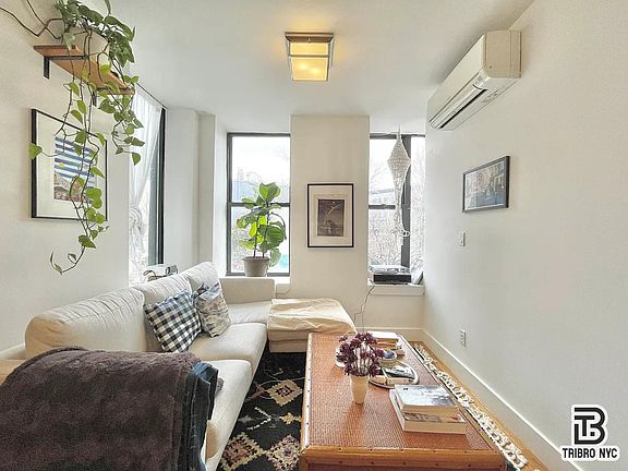 3rd image of 101 Humboldt St APT 2D