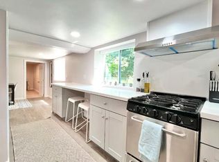 911 21st Ave, Seattle, WA 98122