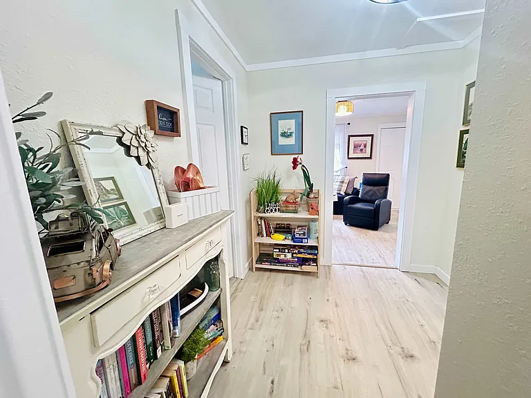 1021 W Mill Ave — Photo 4