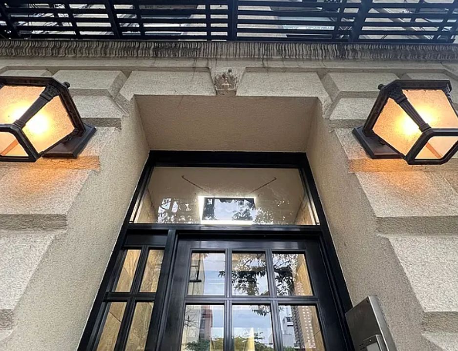 1st image of 456 W 47th St APT 4B