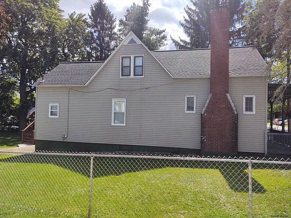 5th image of 146 Mann Ave