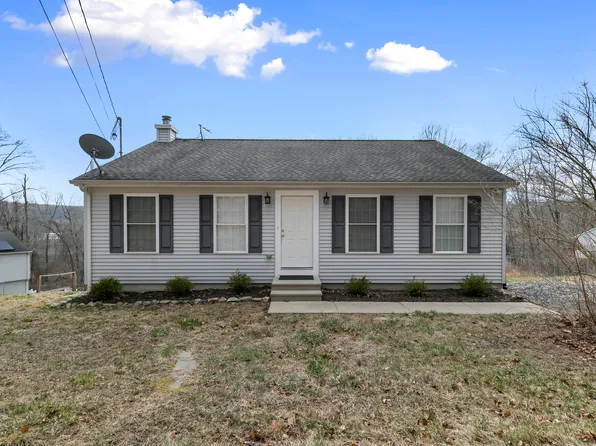 25 Platoz Drive, Montville, CT 06382