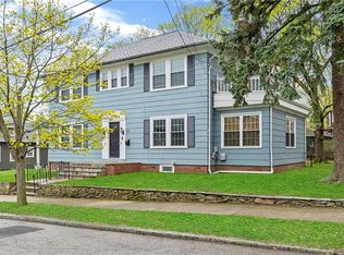 221 6th St, Providence, RI 02906