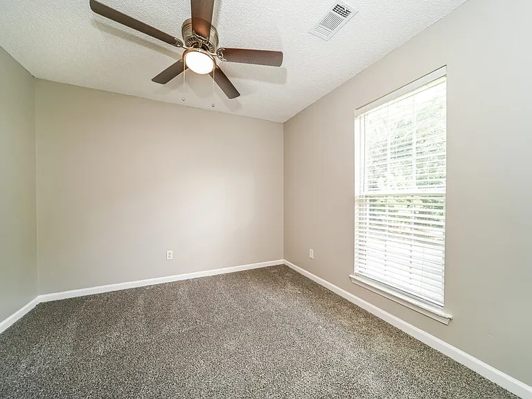 213 Tyler Trce — Photo 12