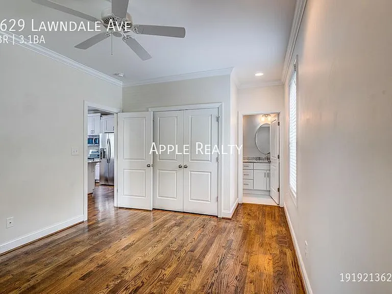 2629 Lawndale Ave — Photo 8