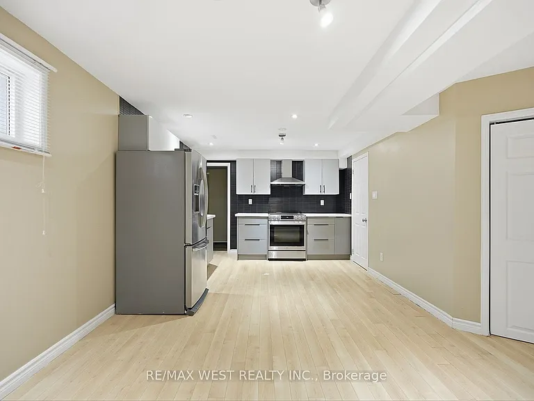 6 Marshall Blvd #BASEMENT — Photo 10