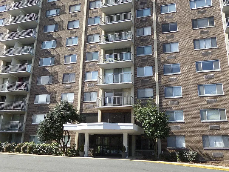 2059 Huntington Ave #1100 — Photo 1