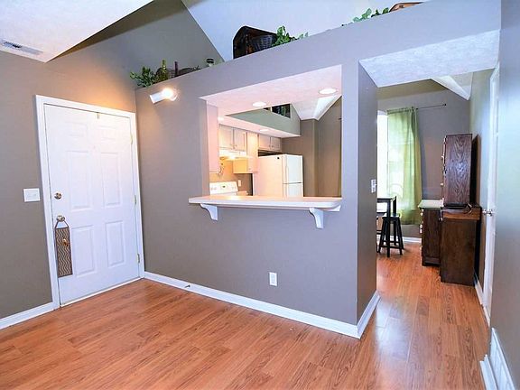 2nd image of 5815 Riverwalk Cir