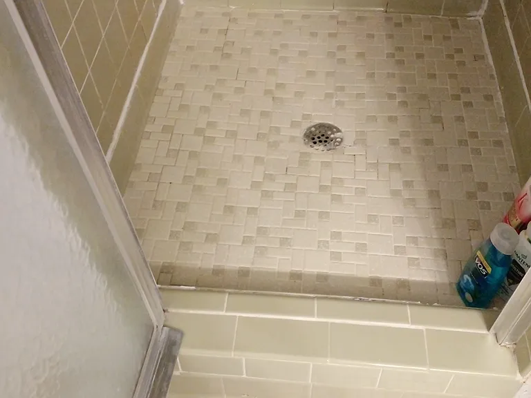 Privet bathroom in master bedroom