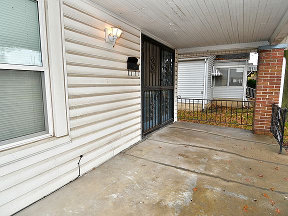 2nd image of 840 E Berwyn St