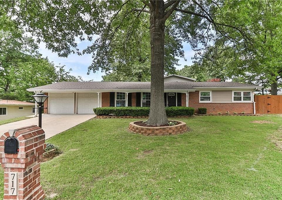 1st image of 717 Paschal Dr