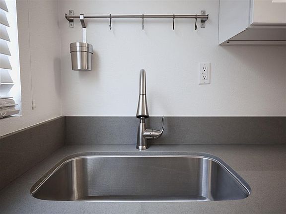 4th image of 719 N Heliotrope Dr APT 202