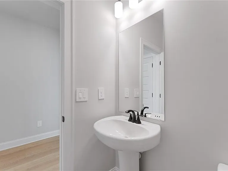 3089 Sweet Red Cir — Photo 19