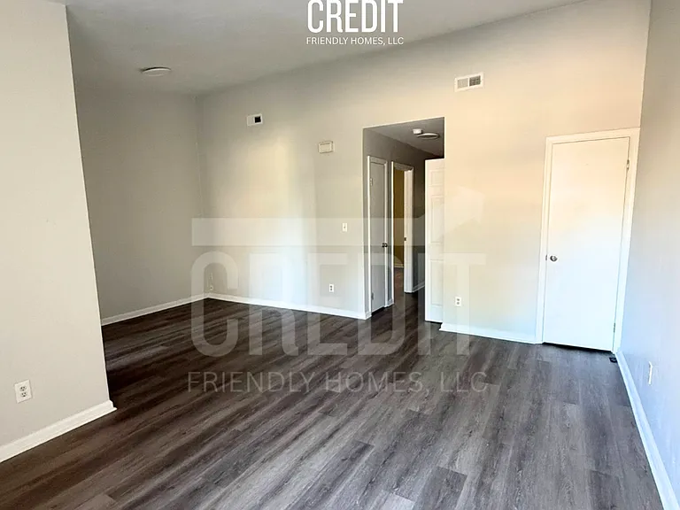 515 Peregrine St — Photo 3