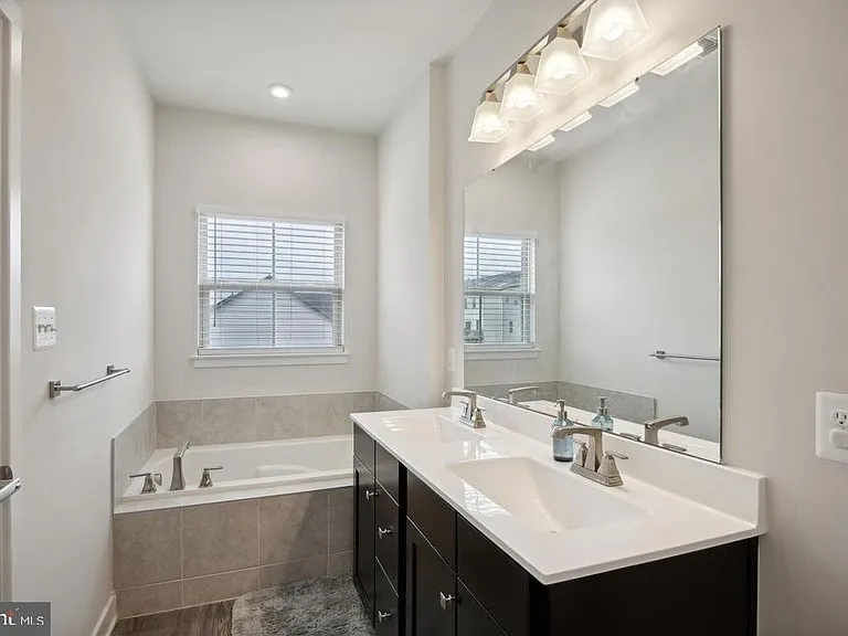 6070 Fallfish Ct — Photo 20